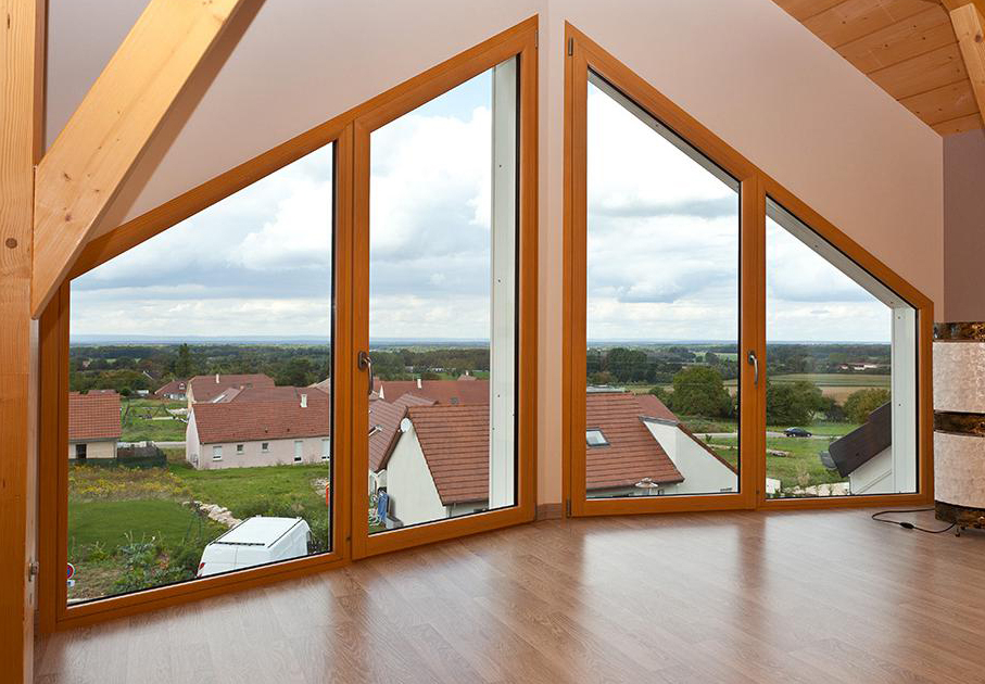Fenêtre sous toit sur-mesure à Orvault (44) – Menuiserie du Héron – Maître Artisan Spécialiste Rénovation en Loire Atlantique (44)